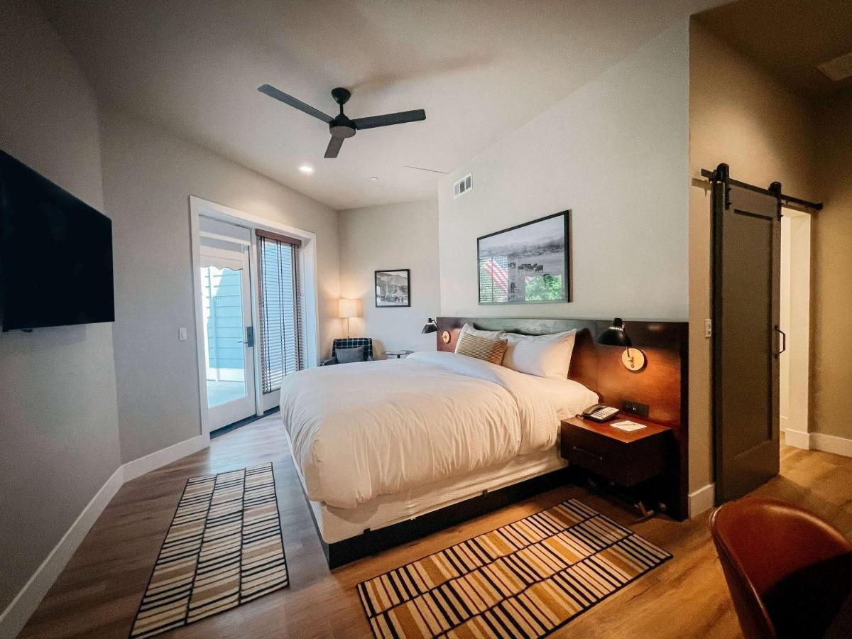 Gateway Hotel, Trademark Collection By Wyndham Copper Cove Subdivision 외부 사진