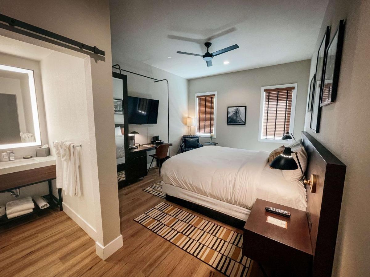 Gateway Hotel, Trademark Collection By Wyndham Copper Cove Subdivision 외부 사진