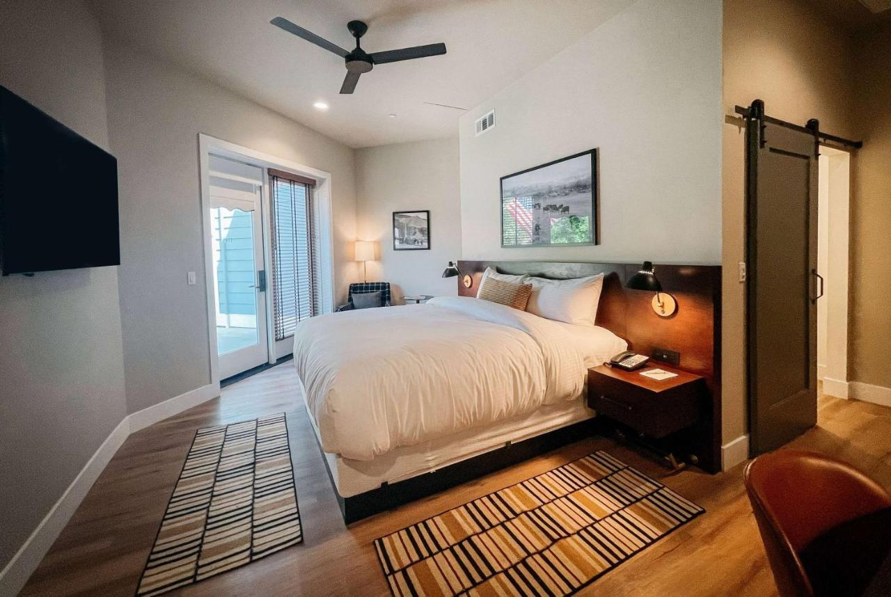 Gateway Hotel, Trademark Collection By Wyndham Copper Cove Subdivision 외부 사진